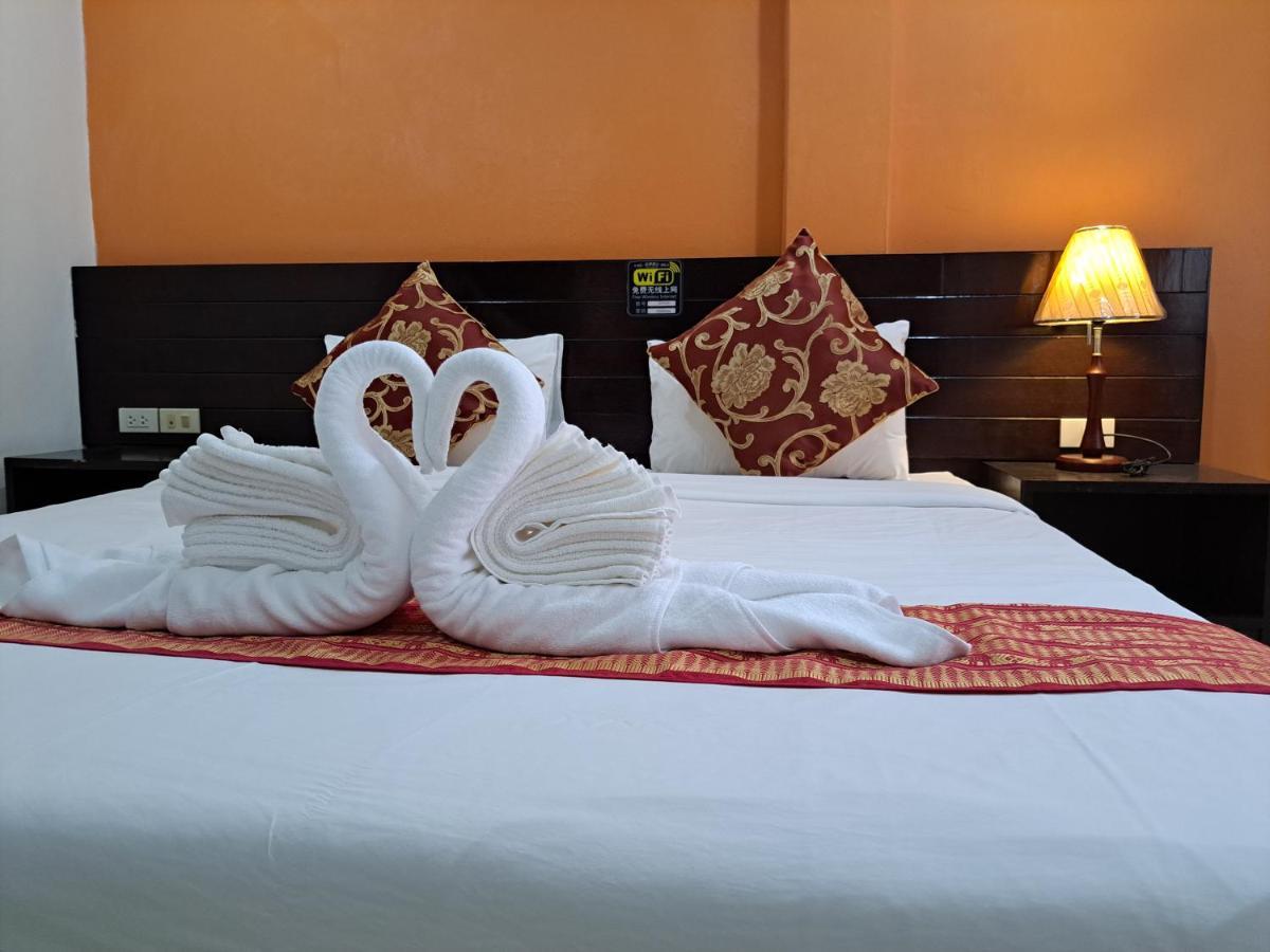 Lily Holiday 百合假日 Patong Exterior photo